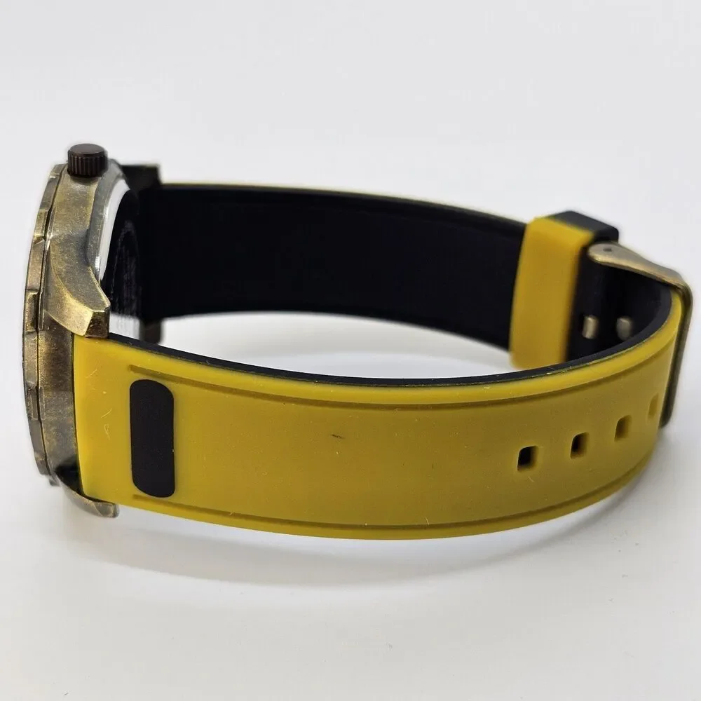 Harry Potter Hufflepuff Men' Watch 44MM‎ Gray Dial Yellow Bands New Battery